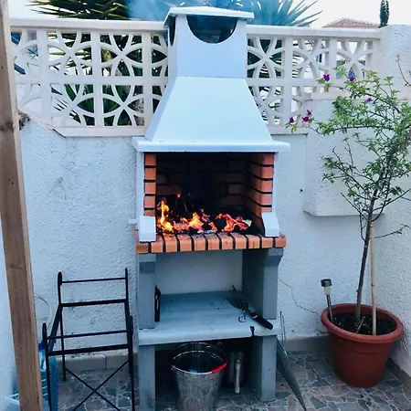 Mediterranean Chill House Bbq & Pools Appartamento